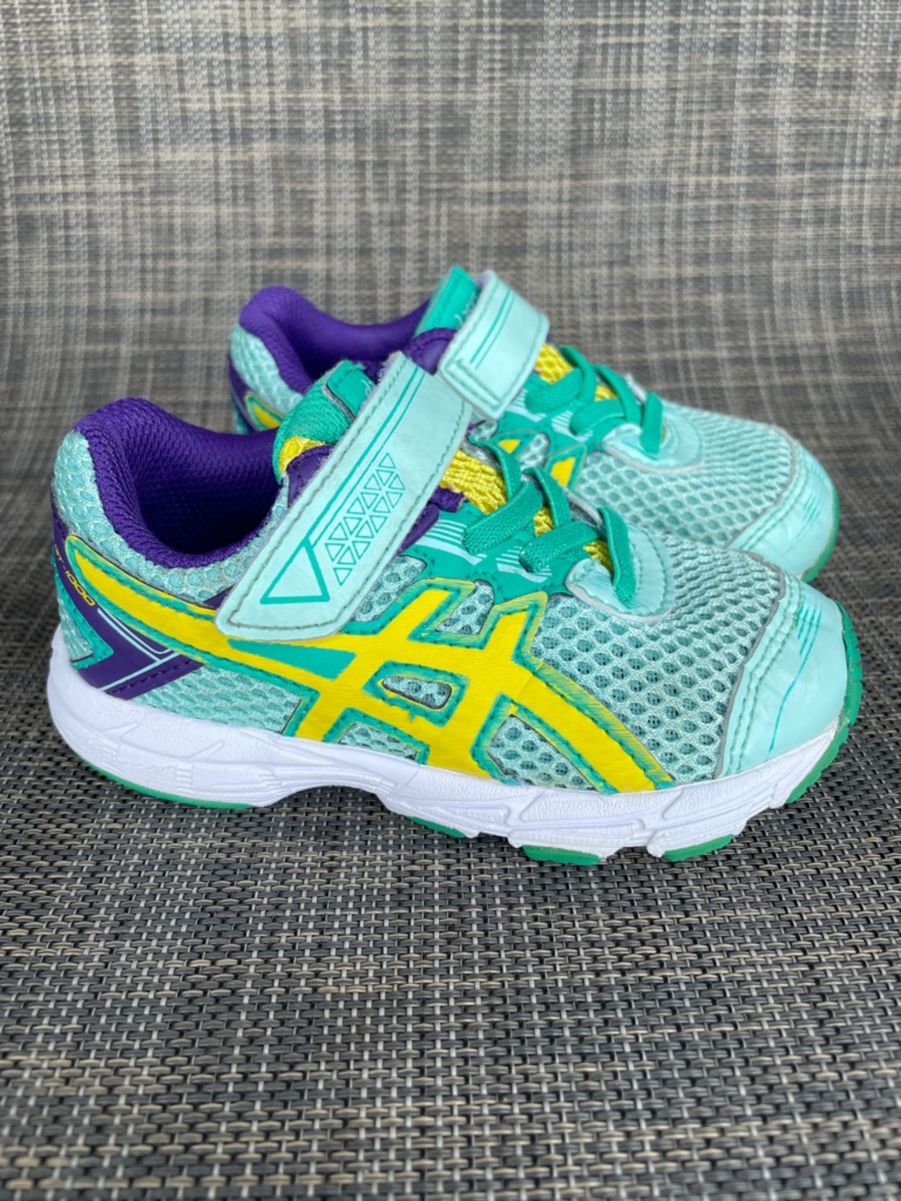 ASICS GT-1000 4 TS "Ice Blue" Easy-On Athletic Sneakers Toddler shoes size 7